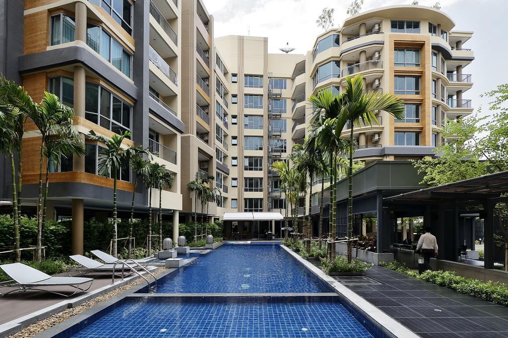 Siamese Nanglinchee Apartment Bangkok Luaran gambar